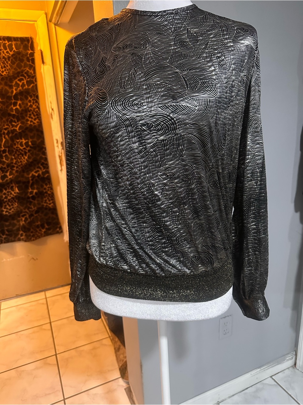 Judy Bond Petite Metallic Black & Silver Long Sleeve Top